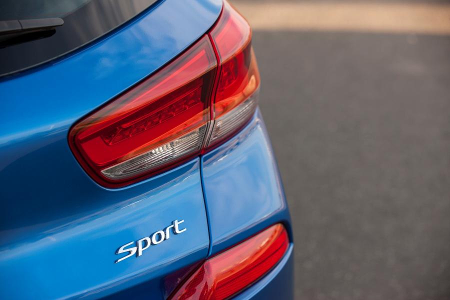 Детали экстерьера Hyundai Elantra GT Sport 2017 года  (фото 26 из 40)
